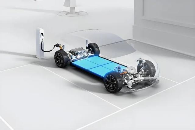 私自解锁电池获利5000元被判刑,新能源汽车维修产业暗藏何种风险?