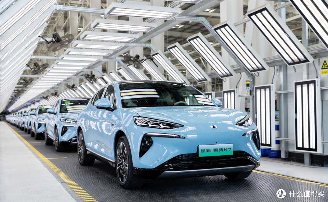 我国新能源汽车市场大爆发:销量占比突破40%