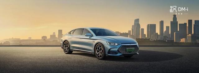 2025年新能源车市场群雄争霸：比亚迪、小鹏、理想谁能称王？